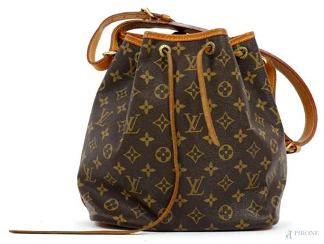 borsa louis vuitton secchiello in cina costa 50 euro